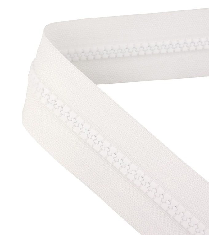 Continuous zip • Moulded 6mm • White